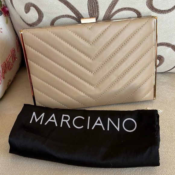 Marciano clutch - Picture 1 of 7